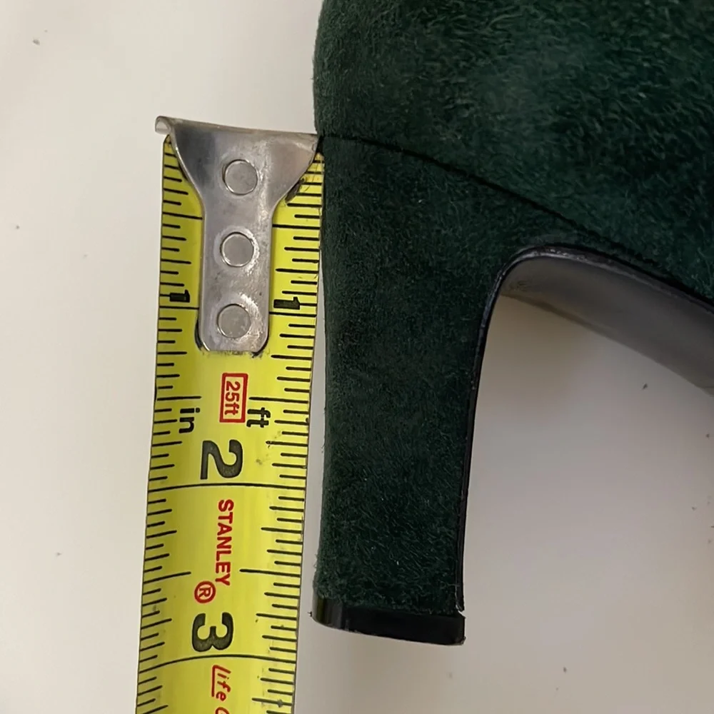 BALLY green suede heels with logo on front bow. - Picture 12 of 14